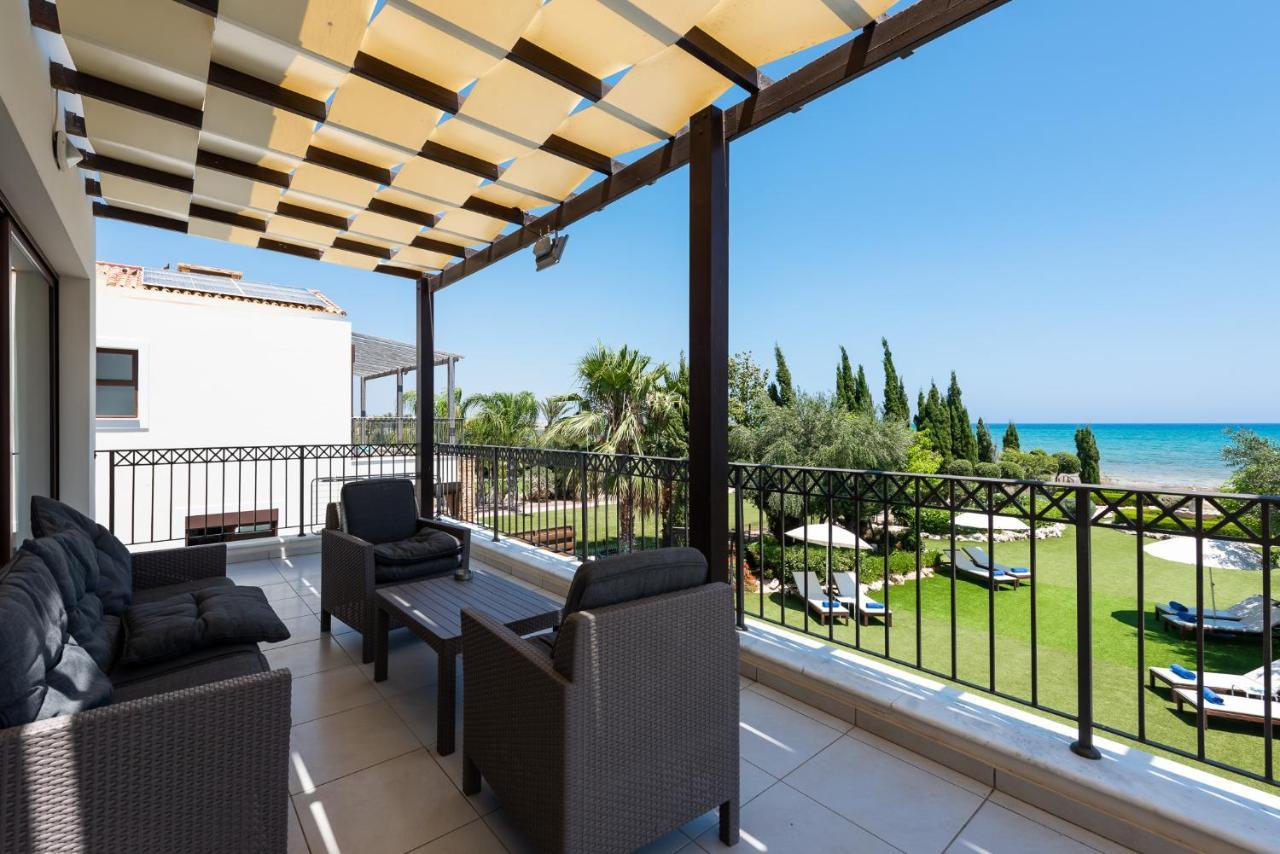 Sea Front Oceanus H3 By Ezoria Villa