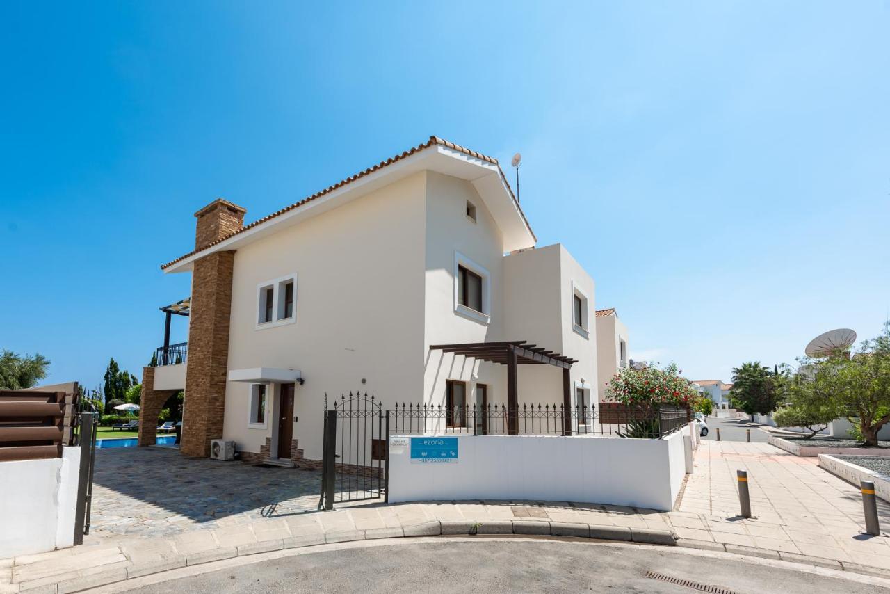 Villa Sea Front Oceanus H3 By Ezoria *