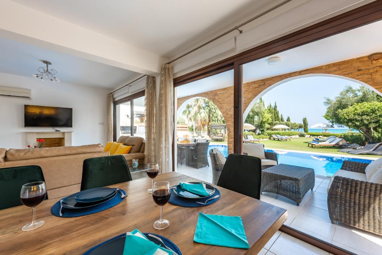 Villa Sea Front Oceanus H3 By Ezoria