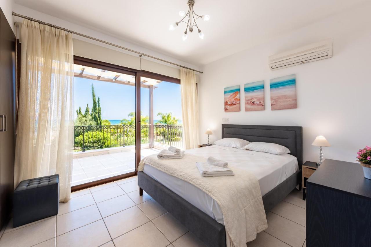 Villa Sea Front Oceanus H3 By Ezoria Ayia Napa