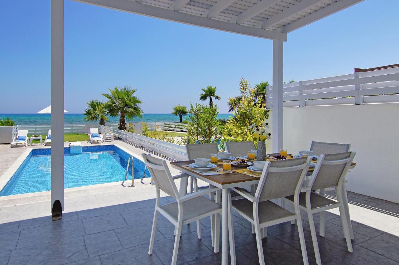 Ivory - Seafront Villa
