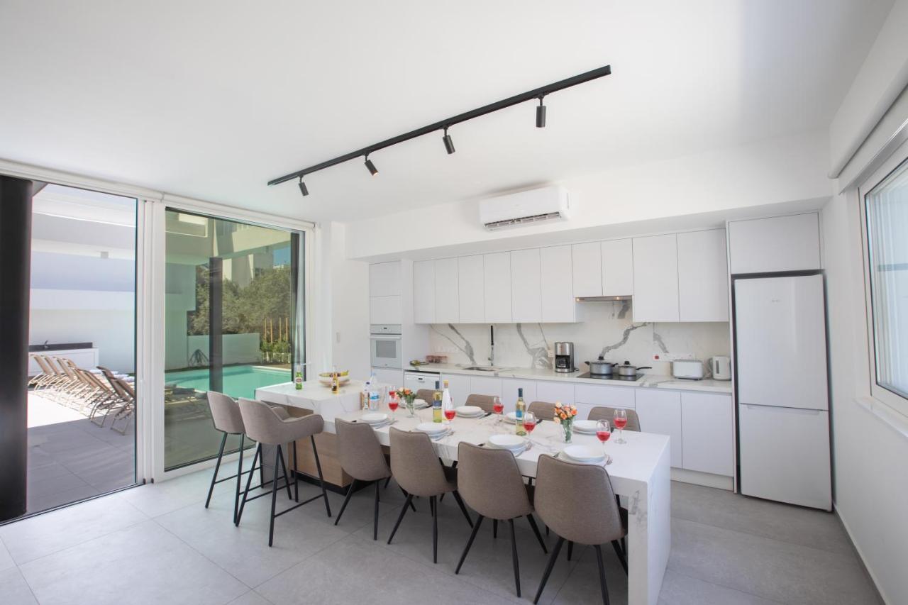 Kube Luxury Pousada Agia Napa