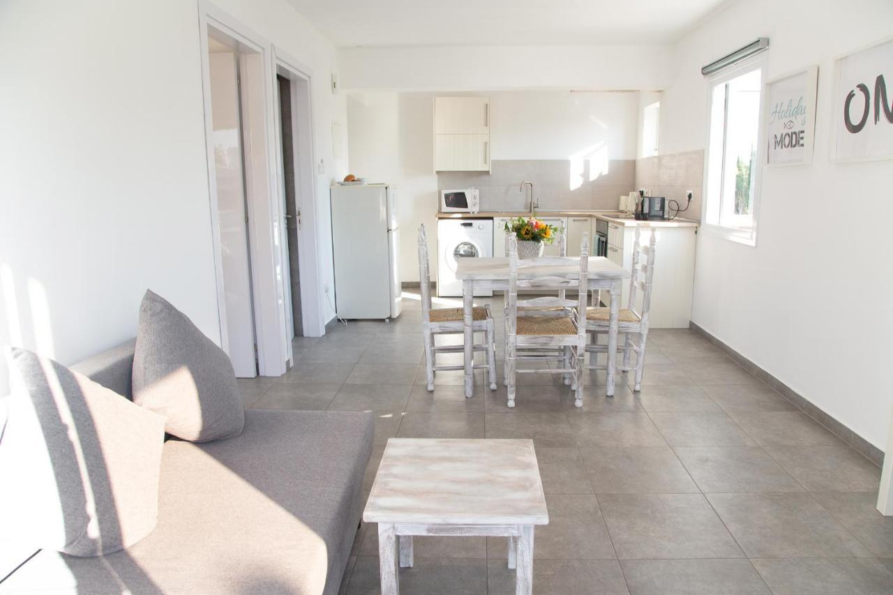 Apartment Tikay Apts *