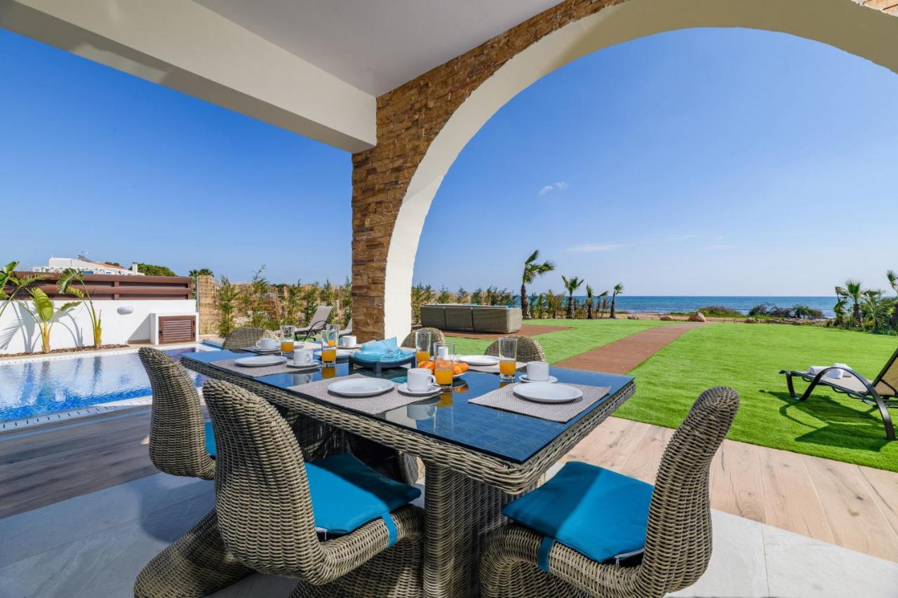 Villa Serenity Seafront *