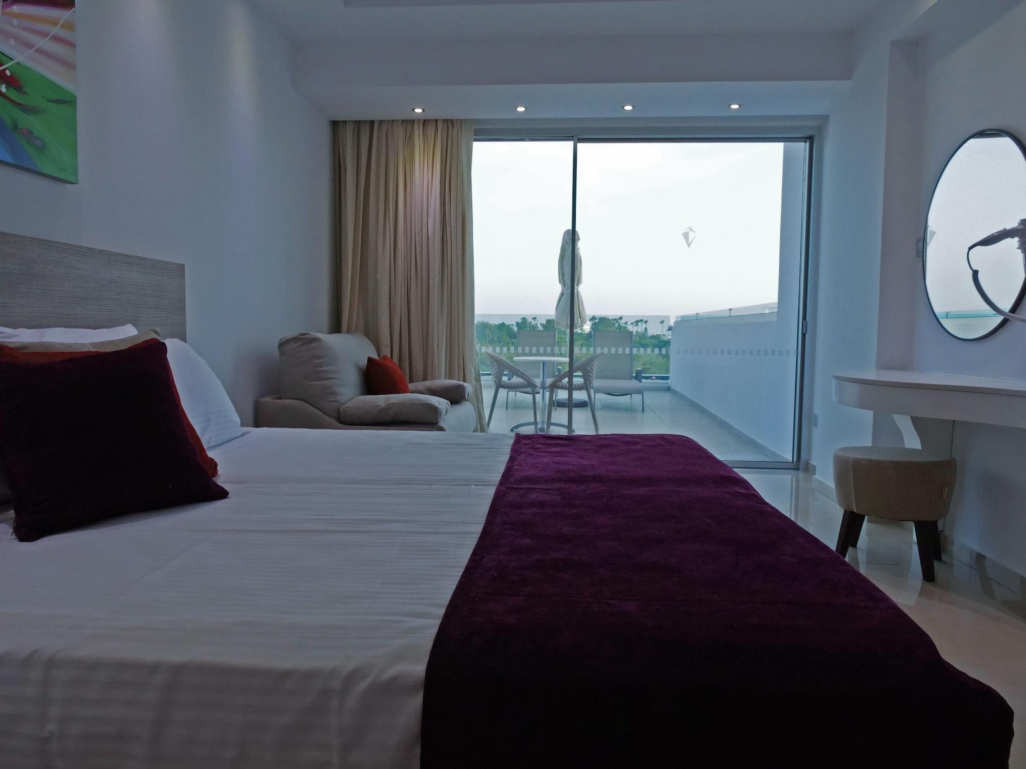 Hotel Amethyst Napa & Agia Napa