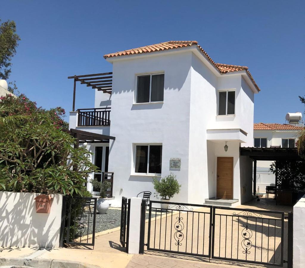 Kiveli Villa *