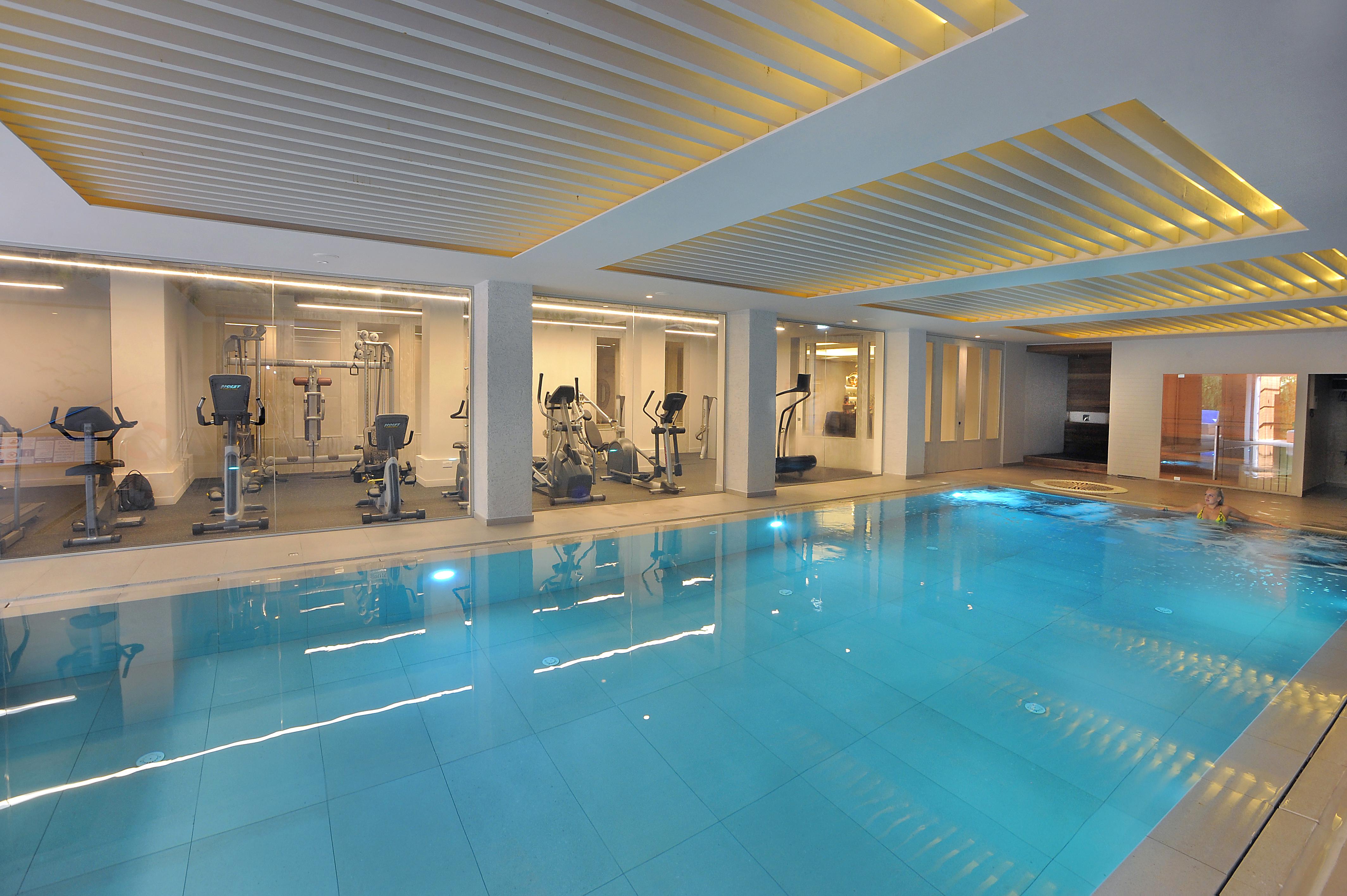 Hotel Nelia & 4*