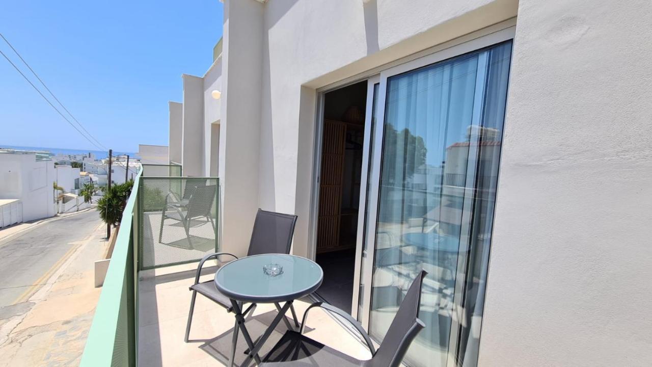 Kleio Aparthotel *