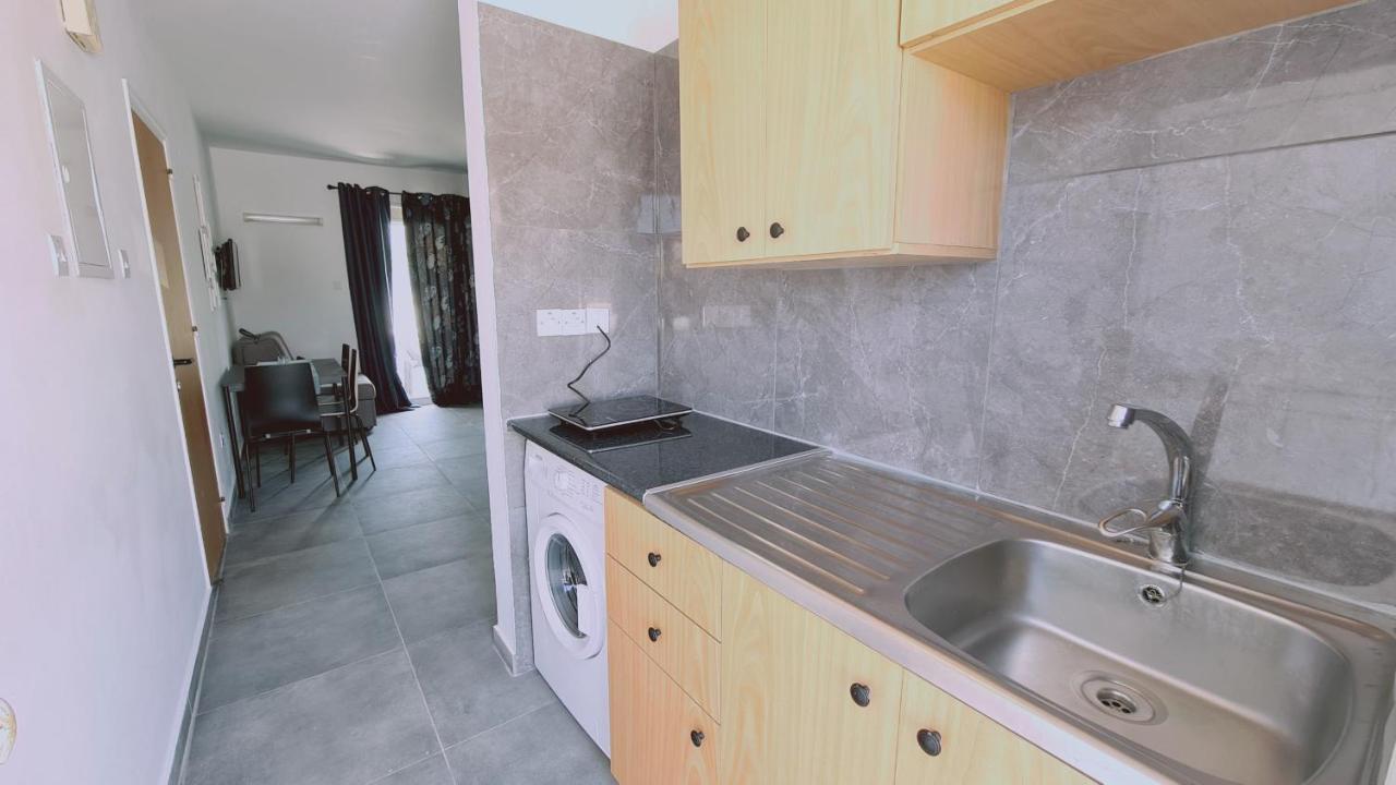 Nissi Avenue 2 Apartment