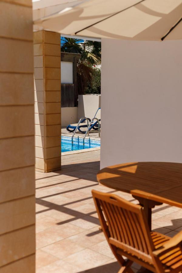 Luxury Villa *
