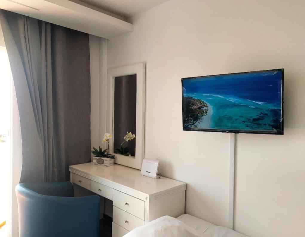 Luxury No. 202 Apartment