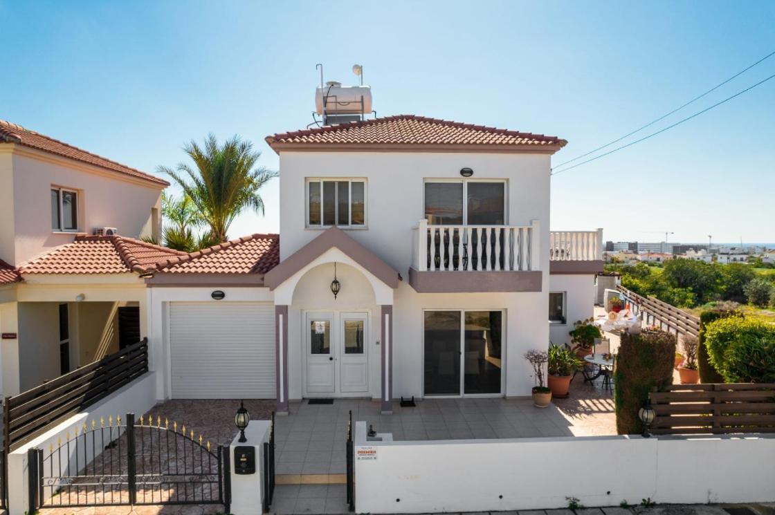 Spacious With Private Pool & Breathtaking Panoramic Views *