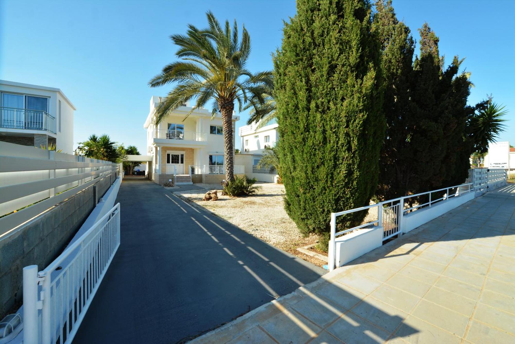 Villa Chloe *