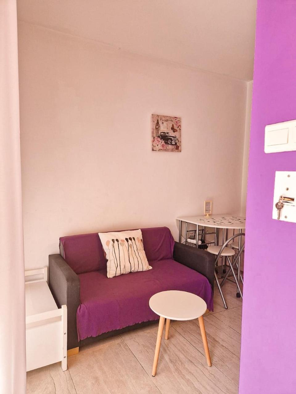 Rainbow Apartment *