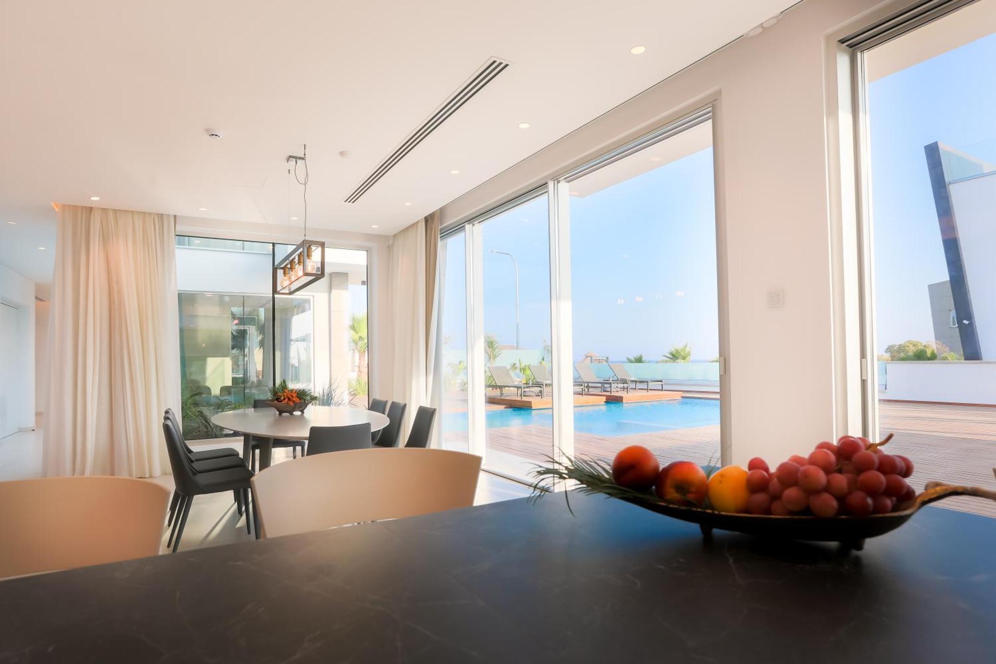 Seaview Luxury Villa *