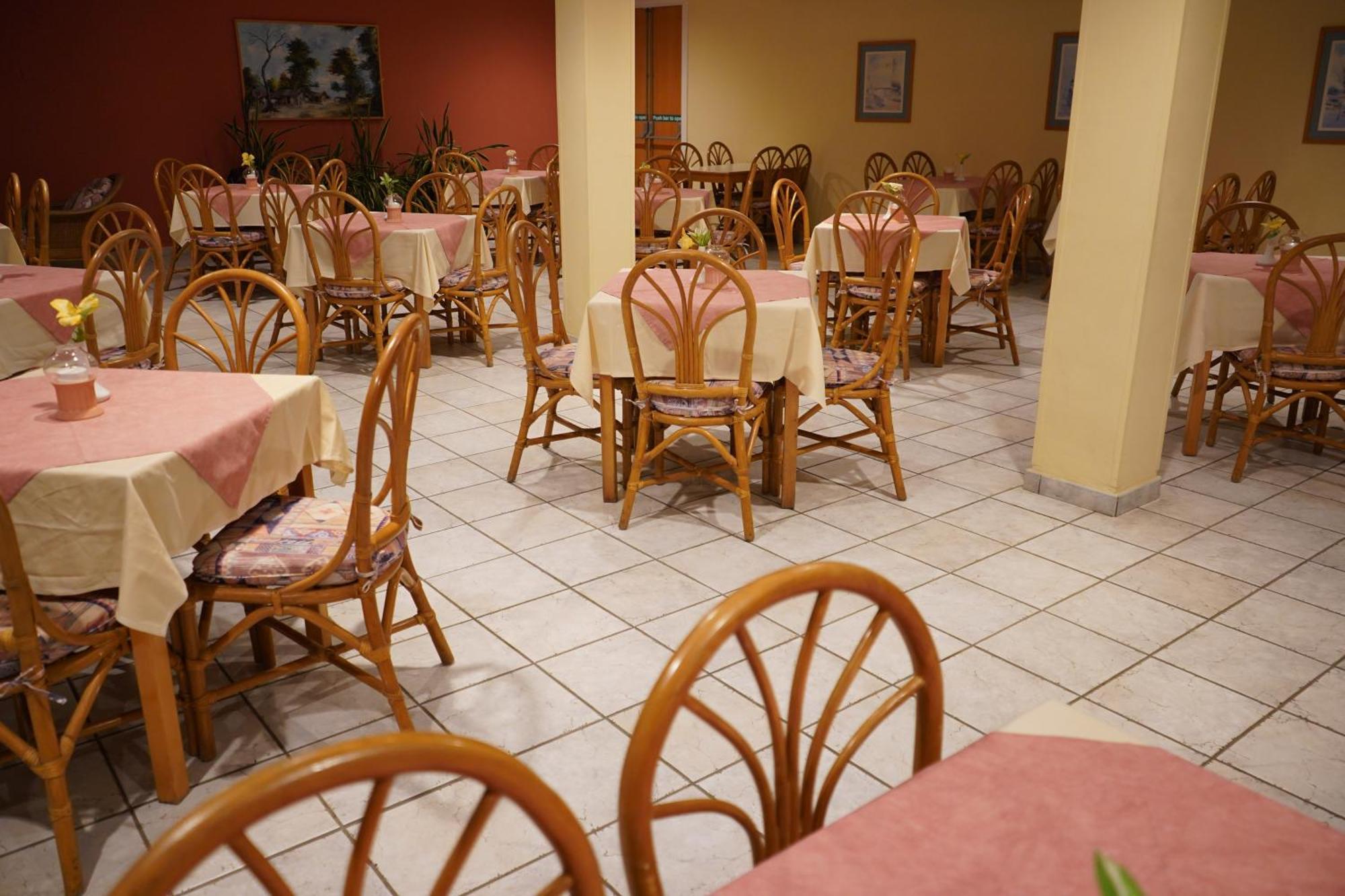 Green Bungalows Hotel Apartments 3*