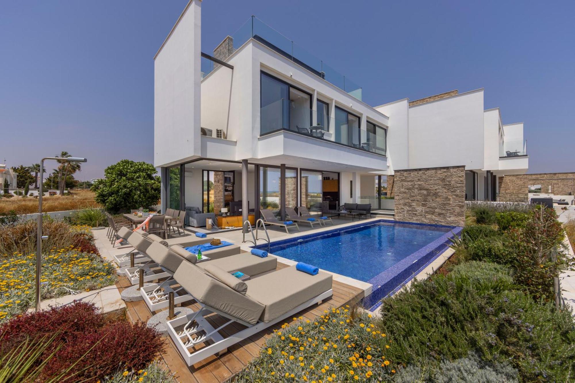 Pliades * Agia Napa