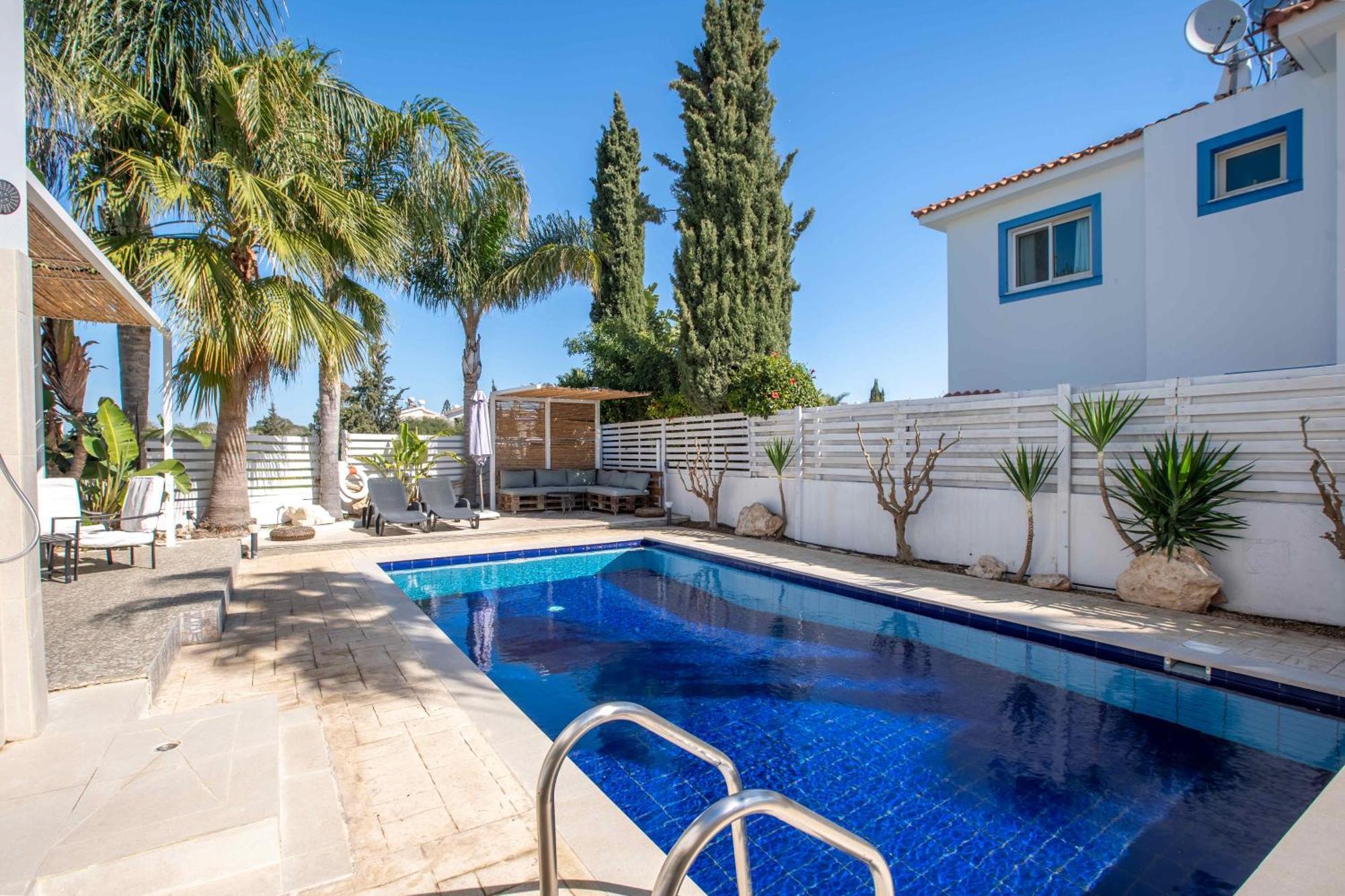 Phaedrus Living: Luxury Oceania * Ayia Napa