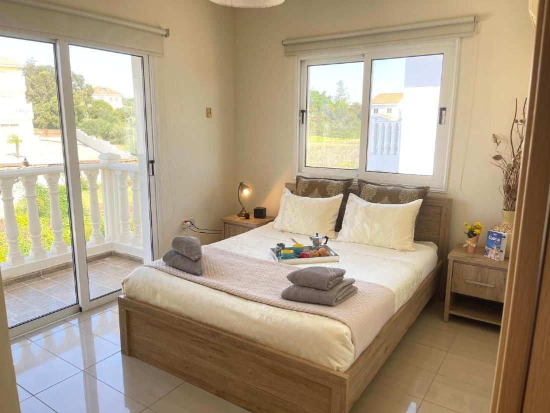 Rugiada With Pool And Sea View Located On The Front Of Nissi Beach *