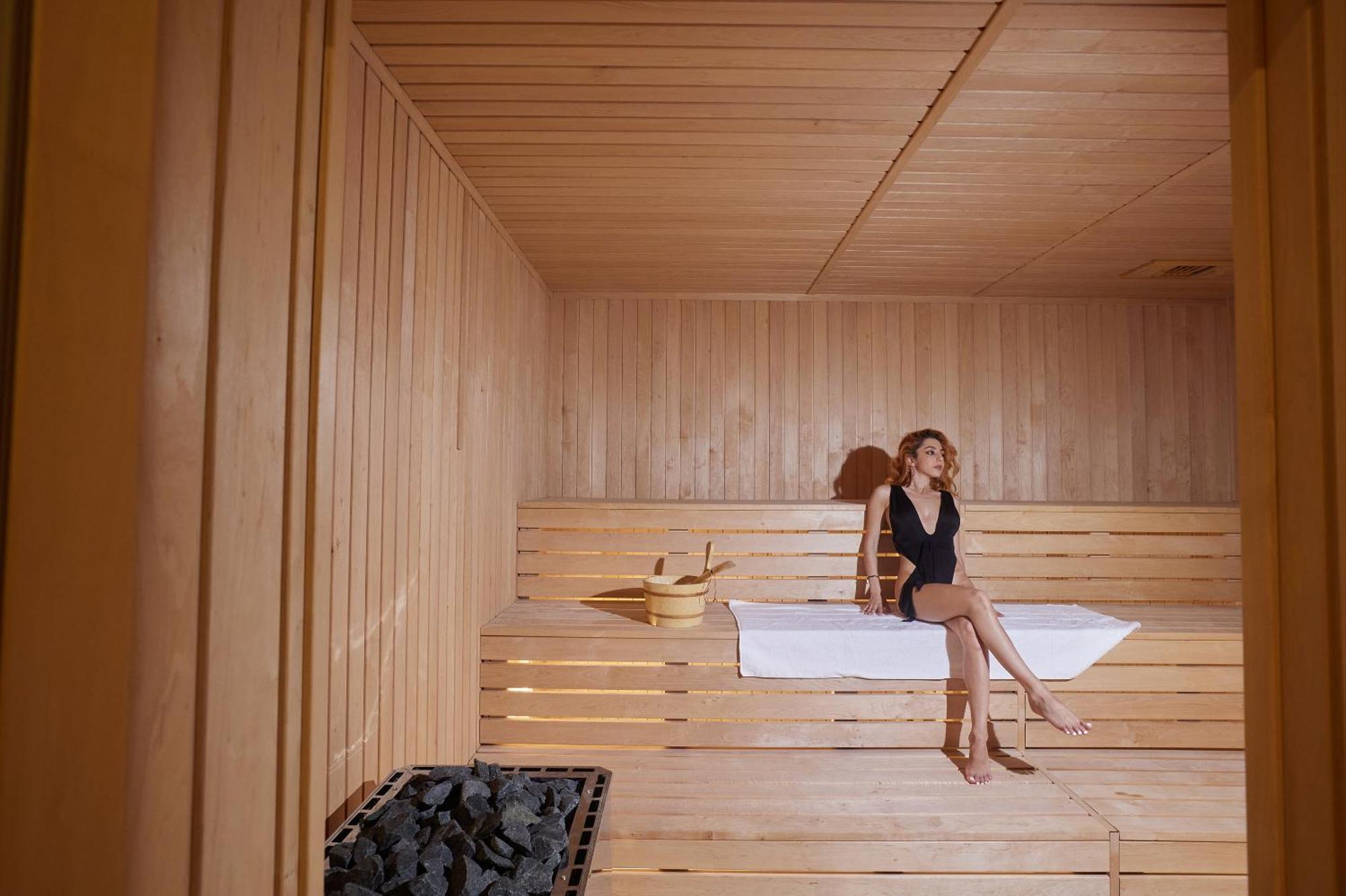 The Healthy Stay-padel, Pool&fitness Hotel