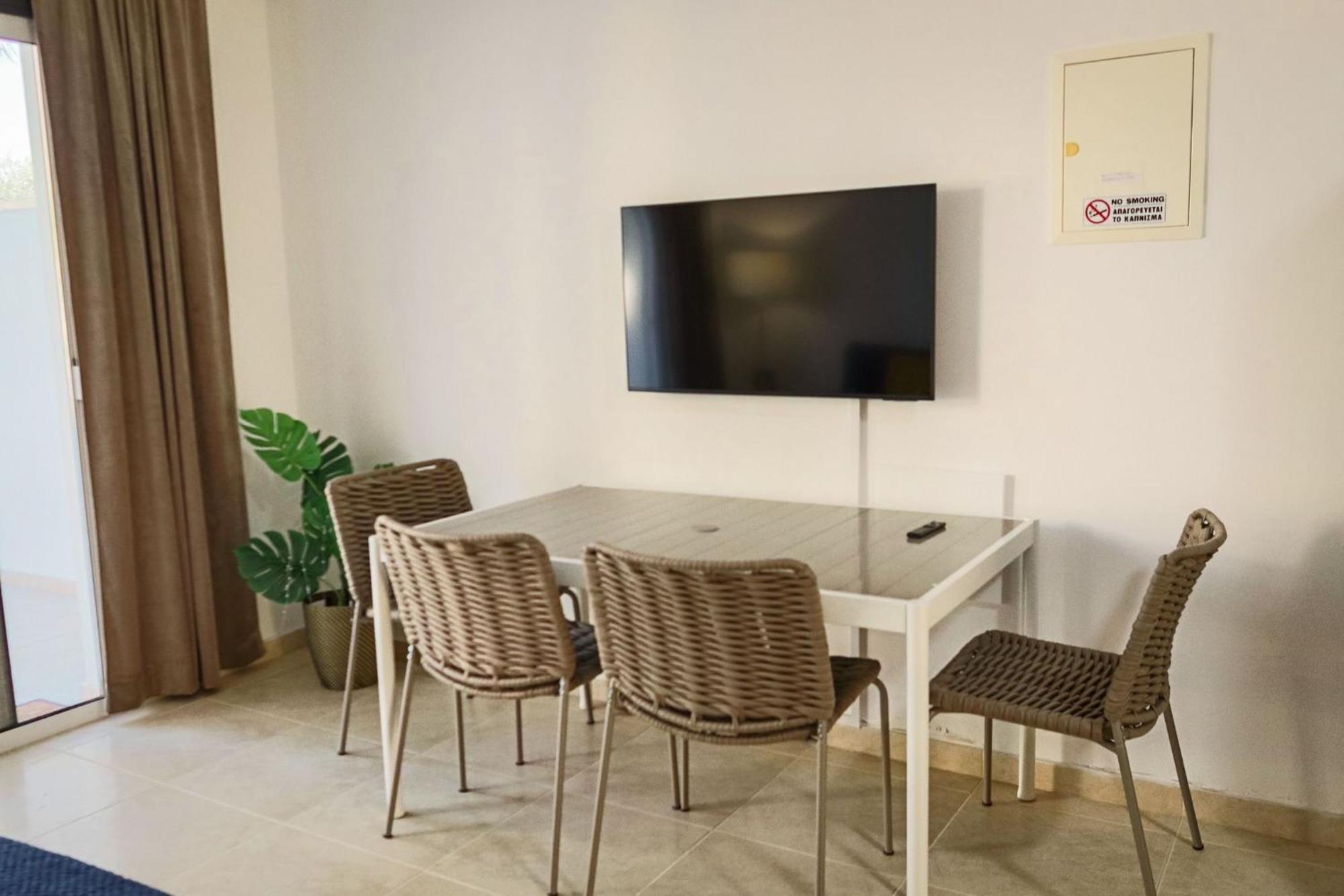 Apartment Nissi Elena -sunshine
