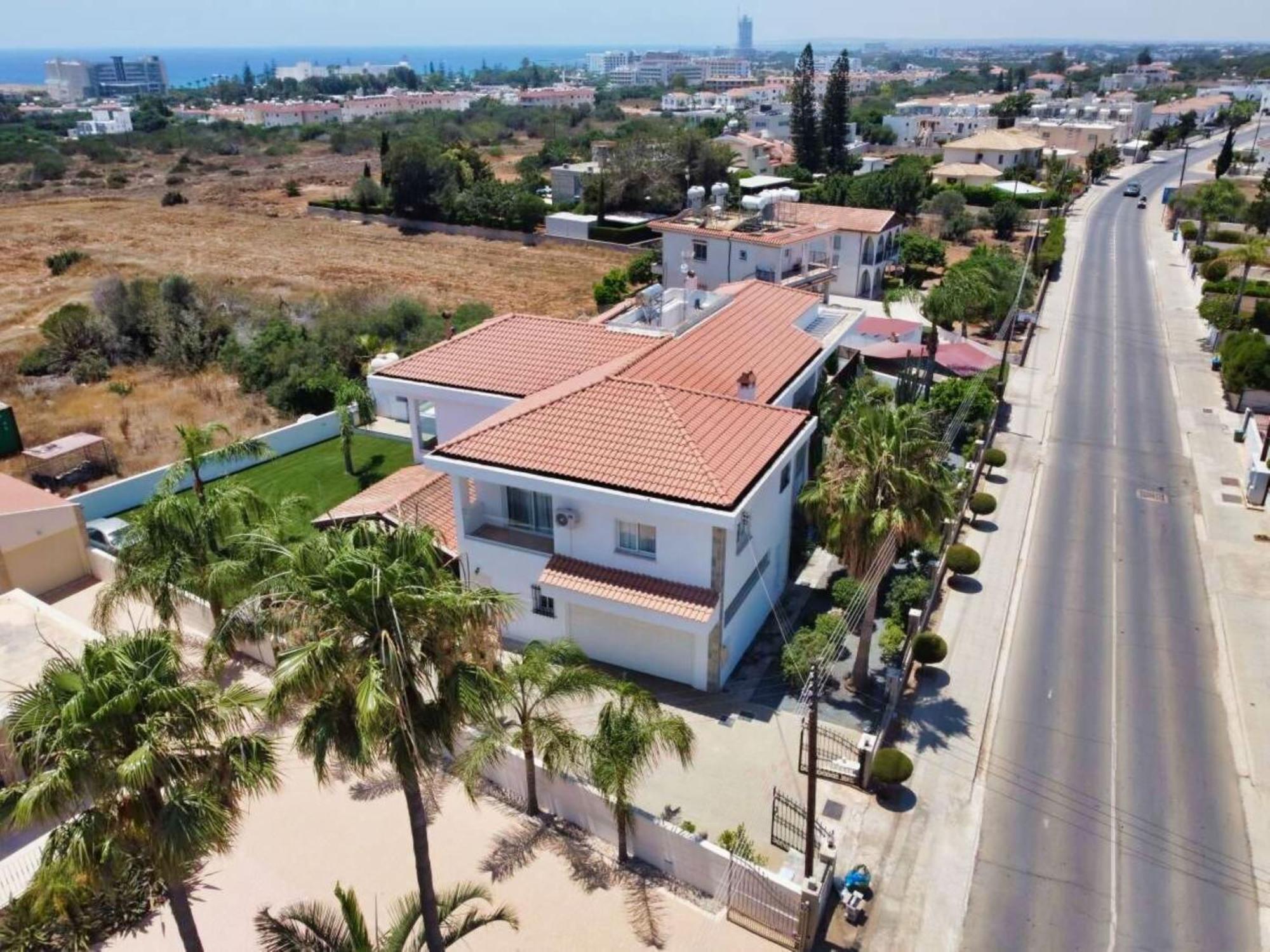 Nissi Diamond Mansion Holiday home