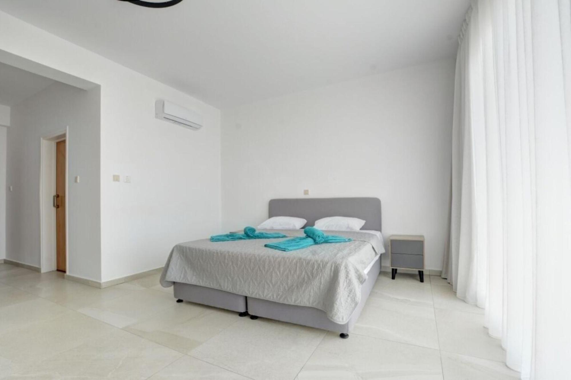 Nissi Diamond Mansion Holiday home