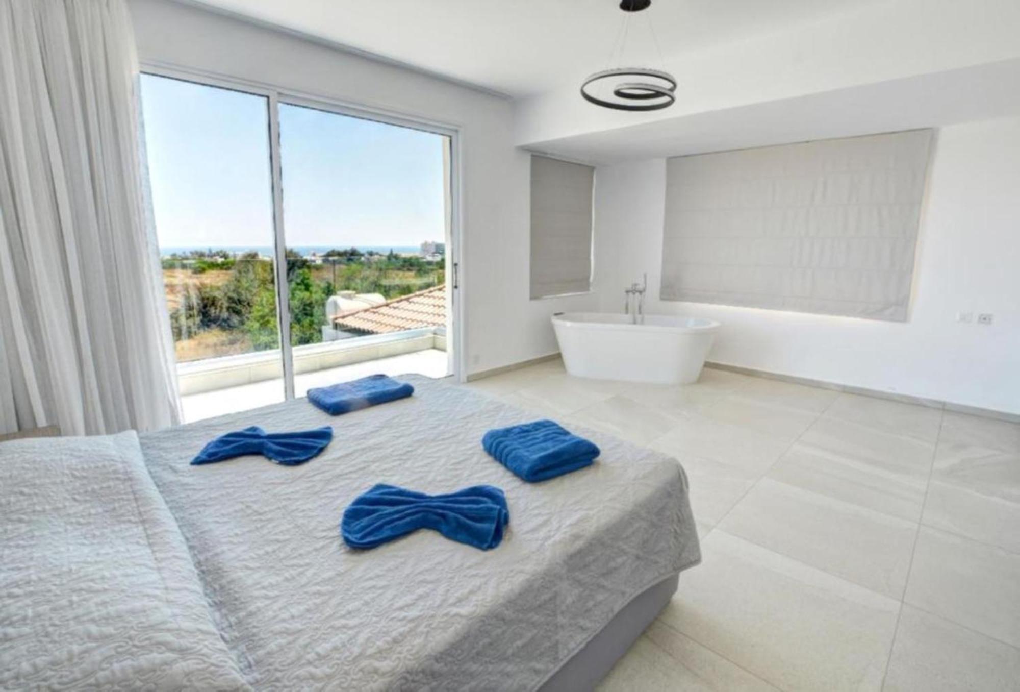 Nissi Diamond Mansion Holiday home *