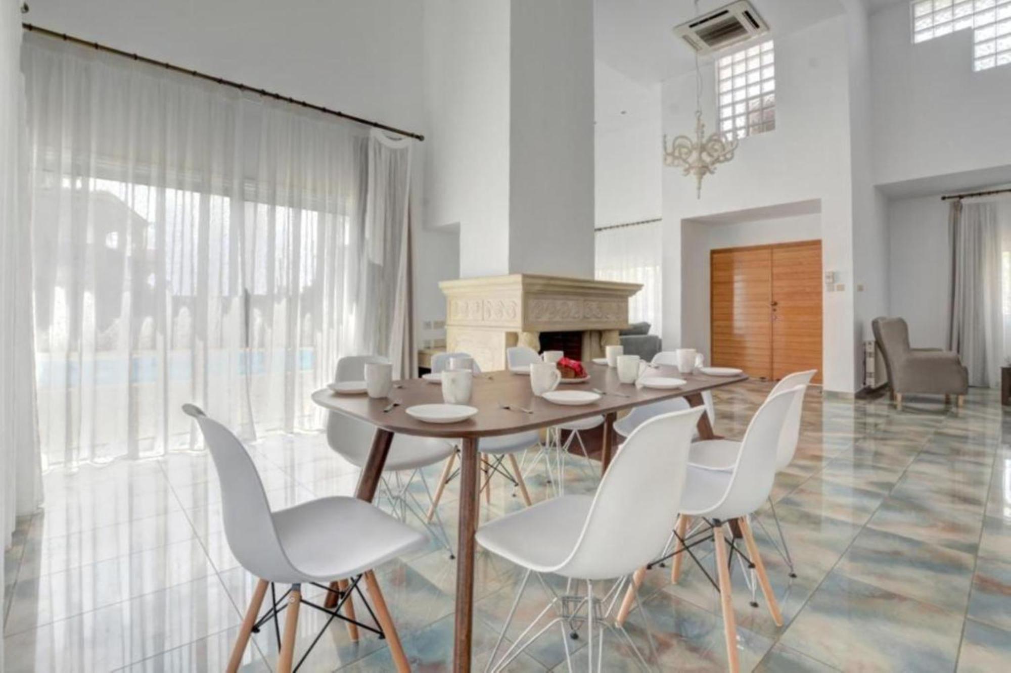 Nissi Diamond Mansion Holiday home