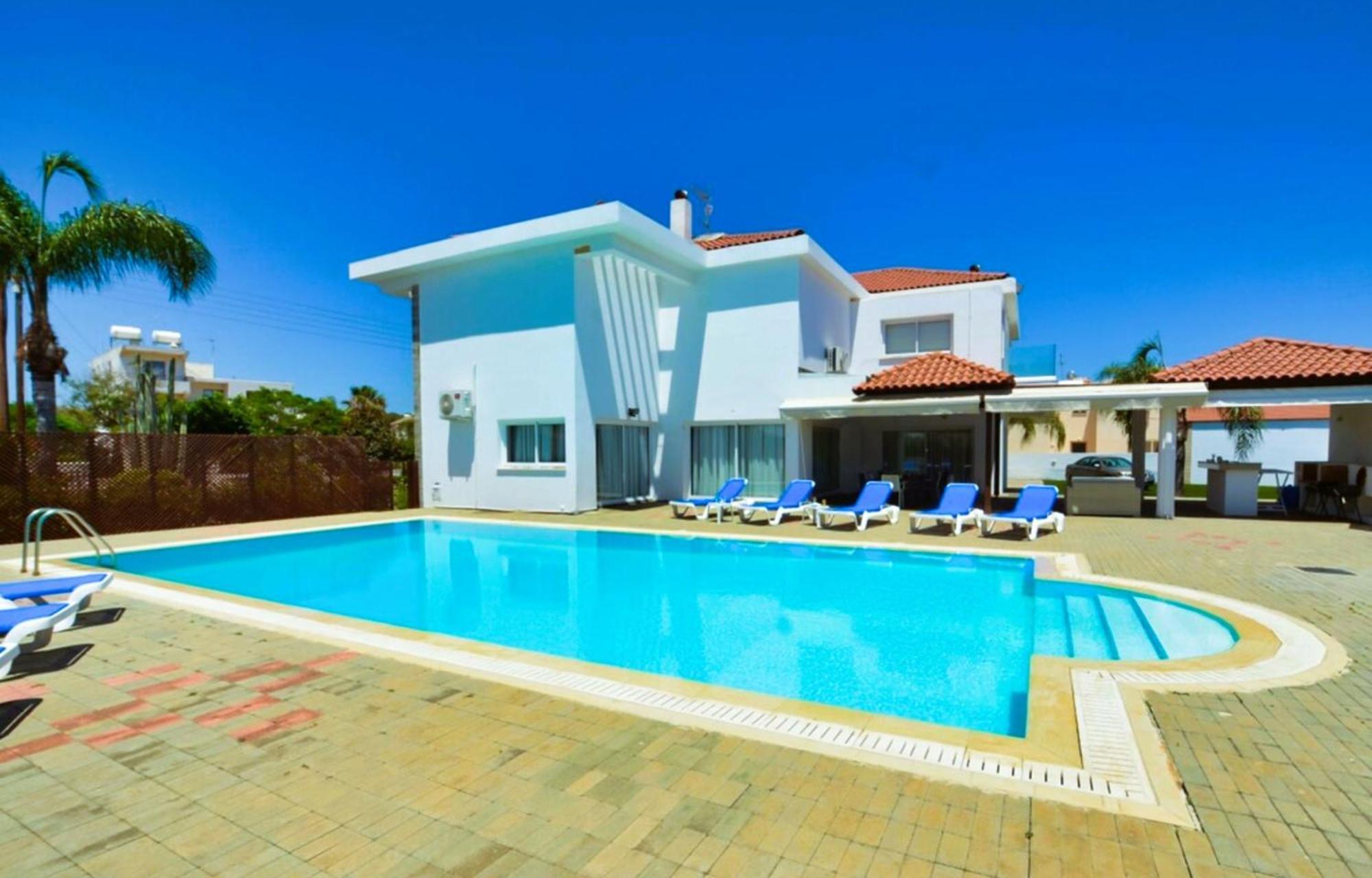 Nissi Diamond Mansion Holiday home