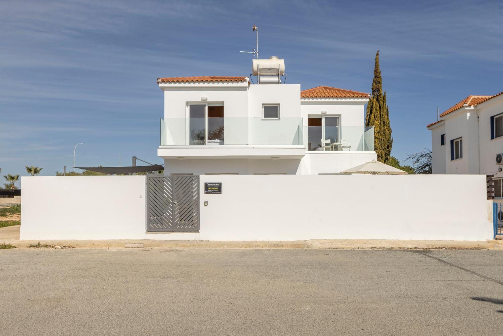 Antonieta Villa