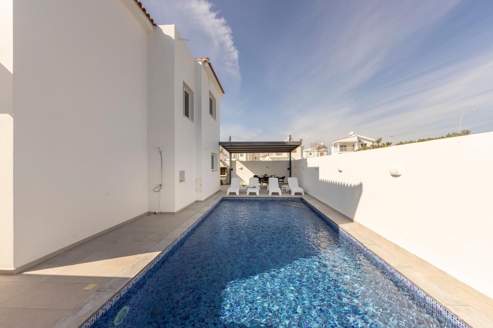 Antonieta Villa Ayia Napa