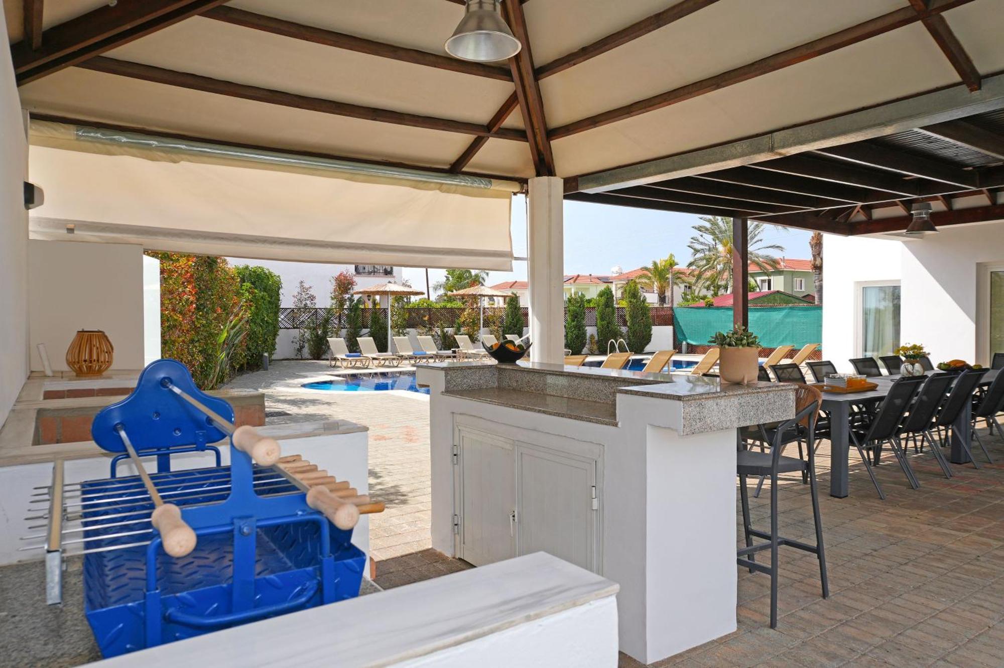 Nissi Diamond Mansion Holiday home