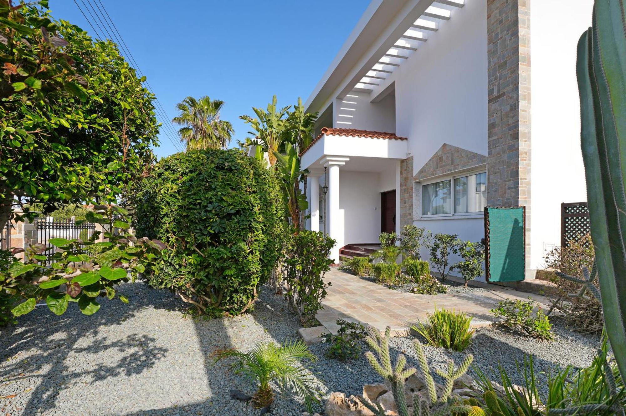 Nissi Diamond Mansion Holiday home