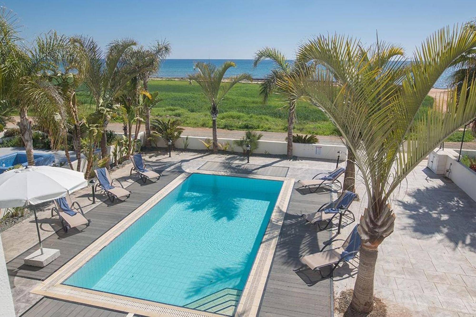 Adaman - Stunning 3 Bedroom Seafront With Pool - Close To The *