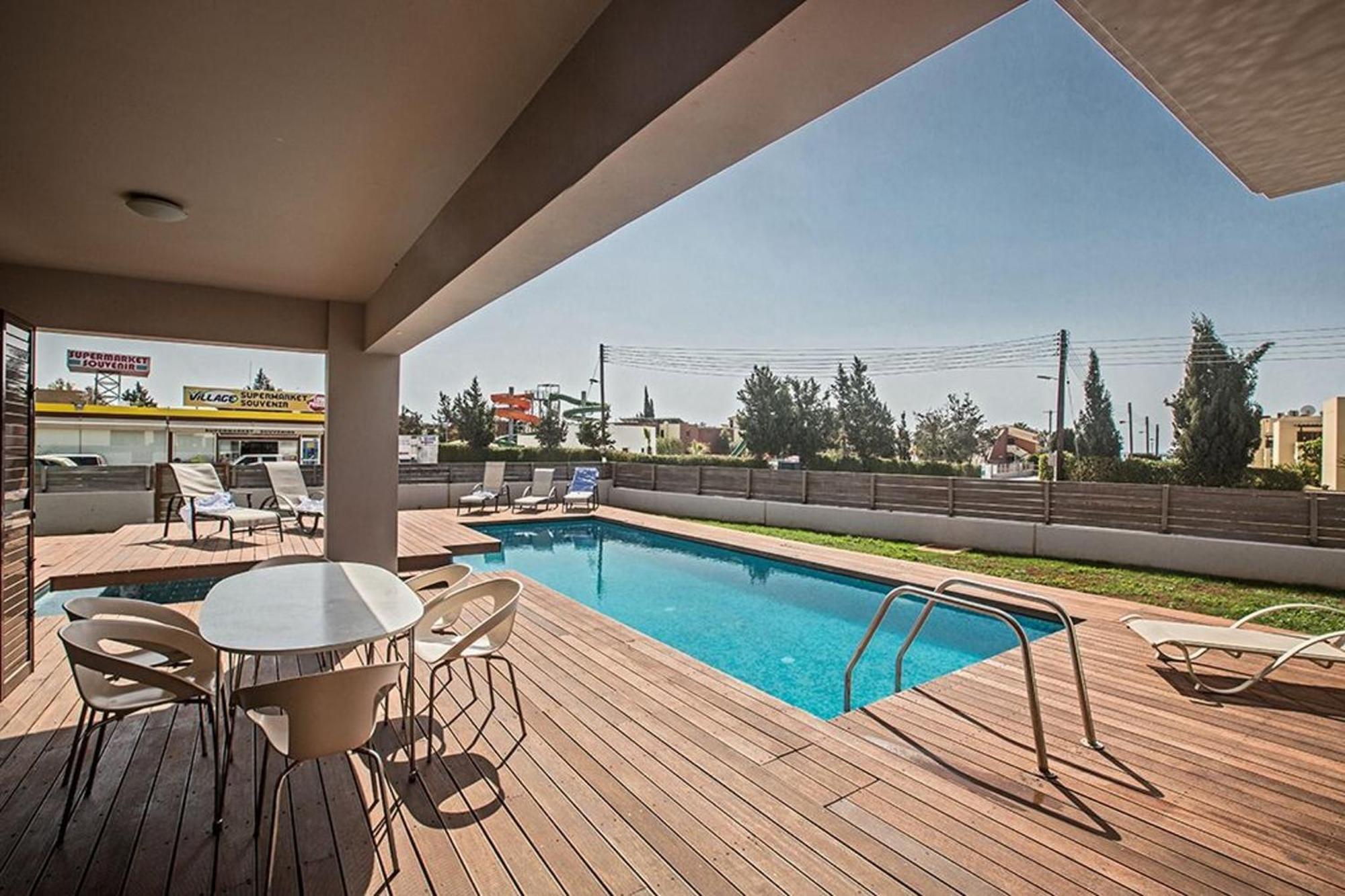 Petreris Dyo - Lovely 3 Bedroom With Pool - Short Walk To Nissi Avenue Villa