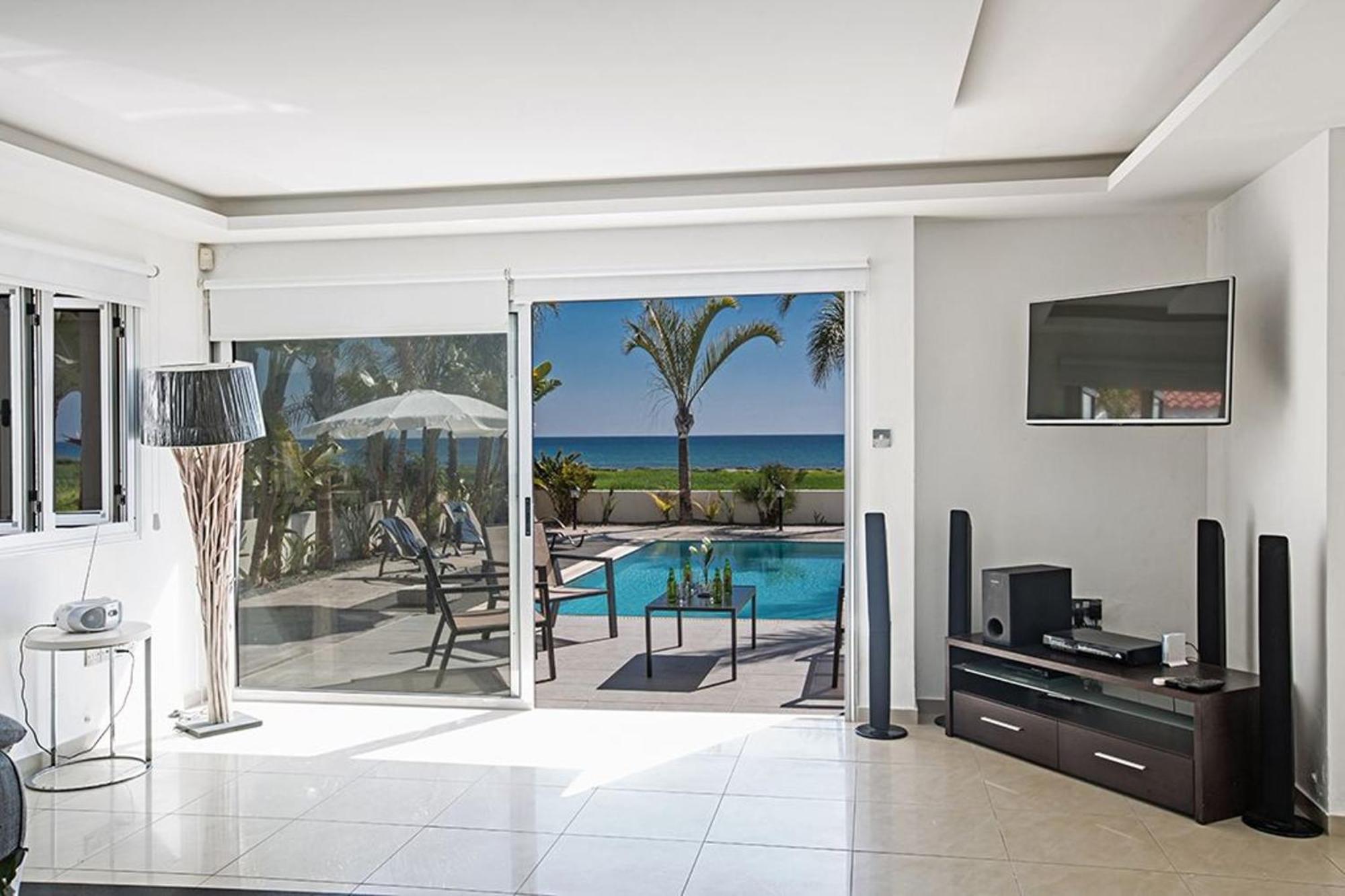 Adaman - Stunning 3 Bedroom Seafront With Pool - Close To The Pousada
