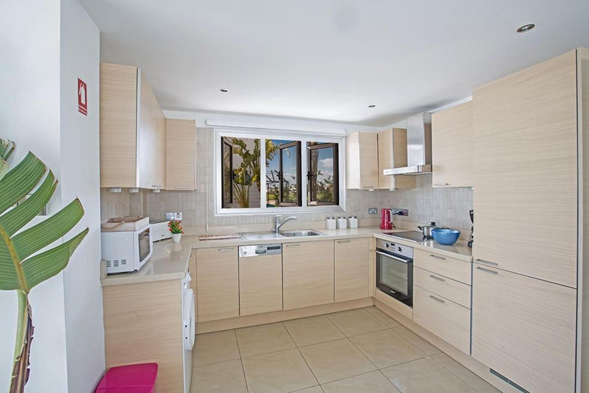 Adaman - Stunning 3 Bedroom Seafront With Pool - Close To The Pousada Agia Napa