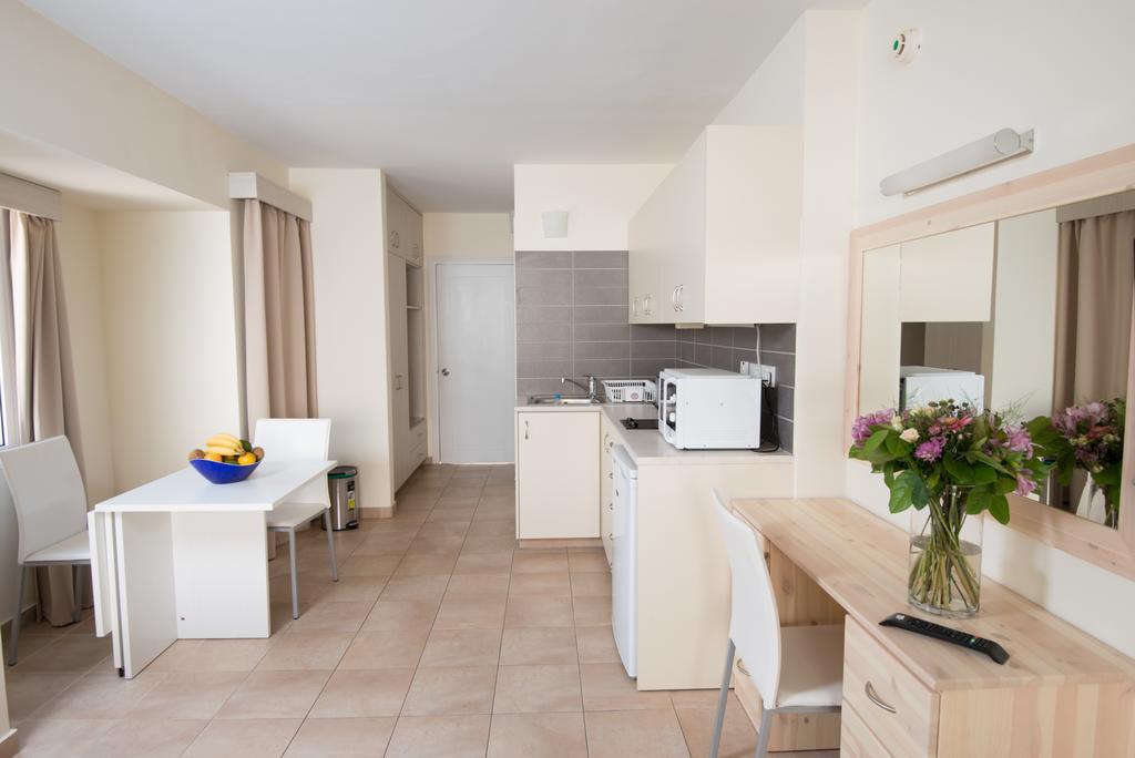 Eligonia Aparthotel 3*