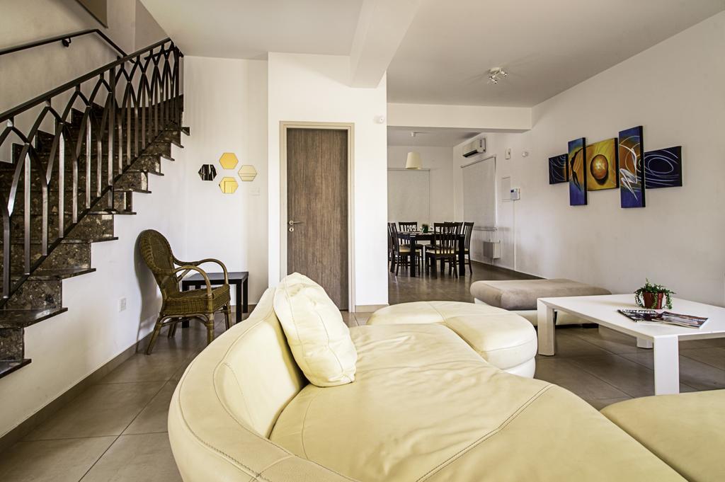 Nissi Gintare Villa