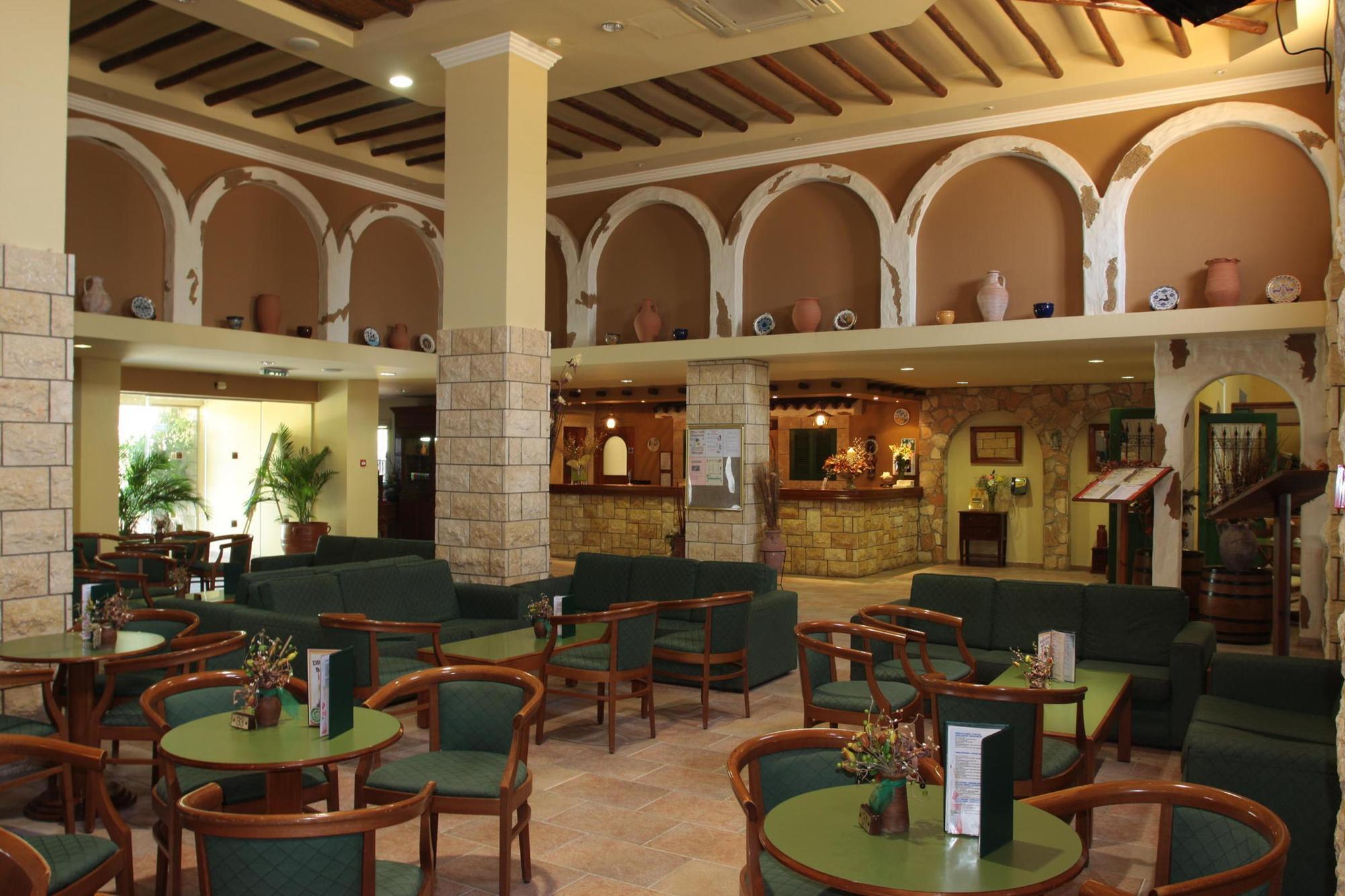 Panas Village Aparthotel 4*