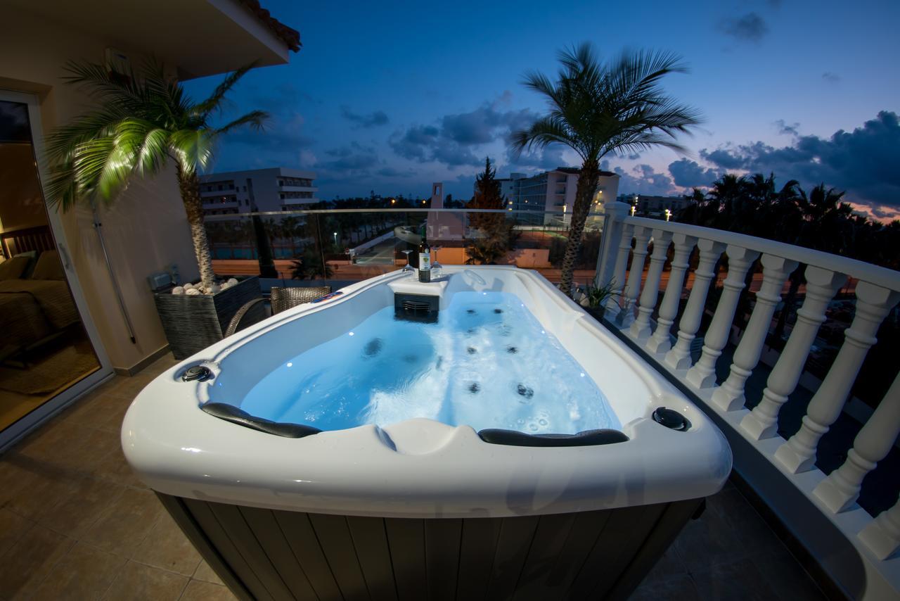 Paradi Nissi Golden Sands