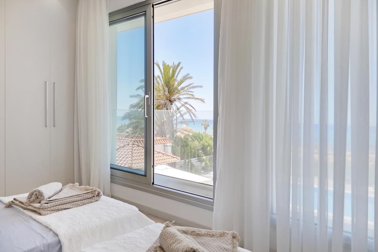 Royal 4 Bedroom Seafront