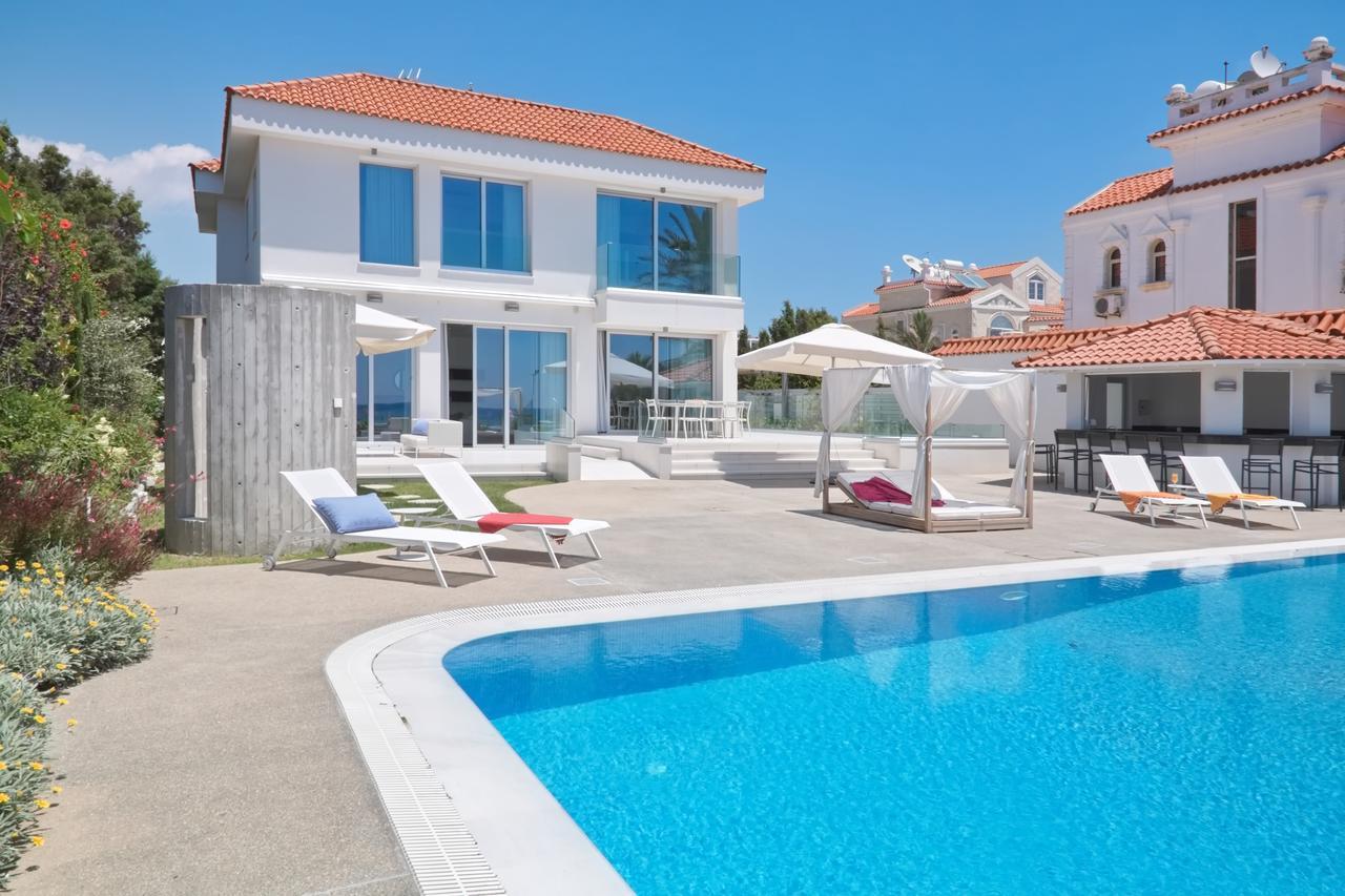Royal 4 Bedroom Seafront * Ayia Napa