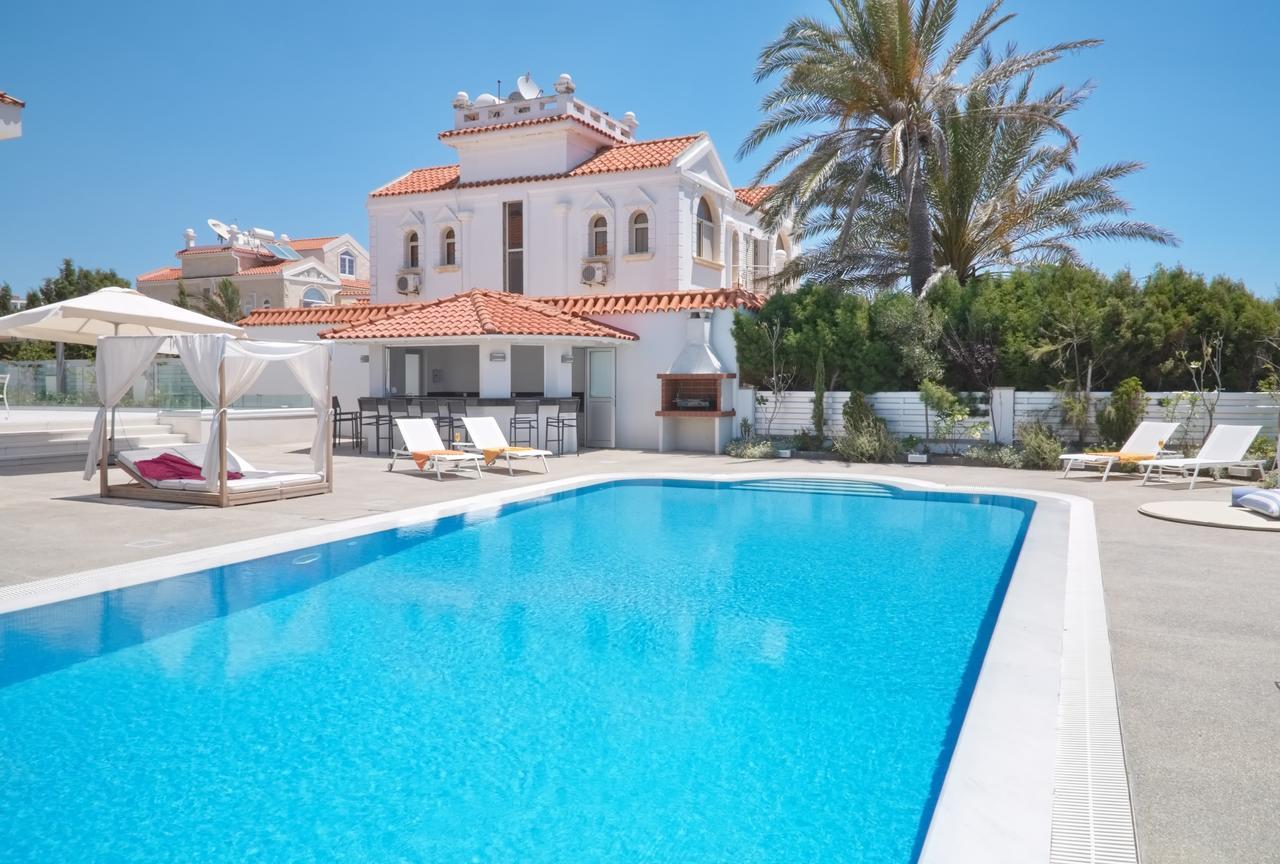 Royal 4 Bedroom Seafront Holiday home Ayia Napa