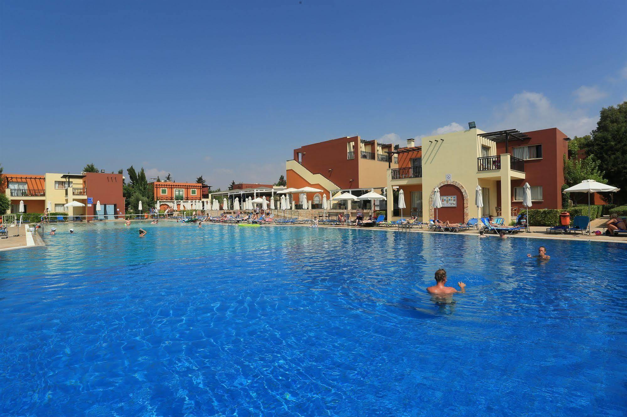 Panas Village Aparthotel