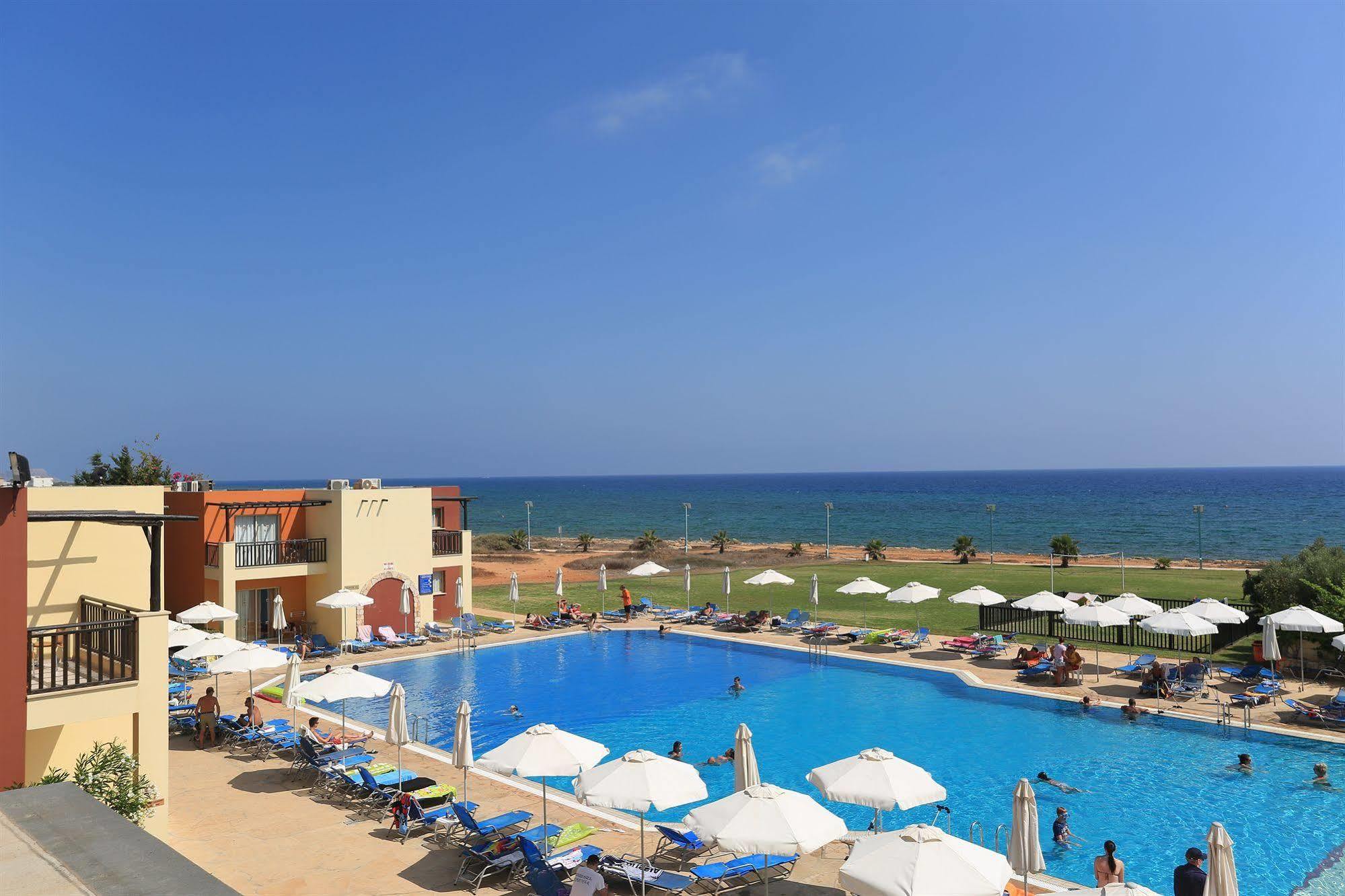 Panas Village Aparthotel 4*