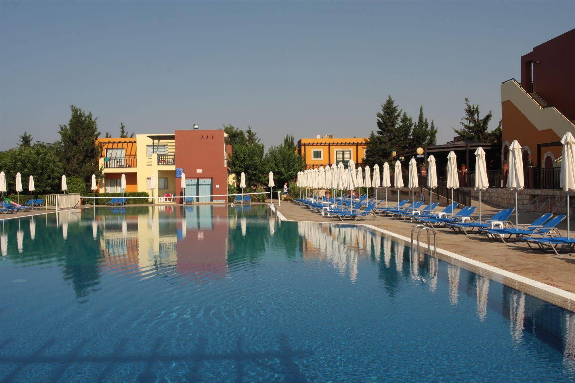 Aparthotel Panas Village 4*