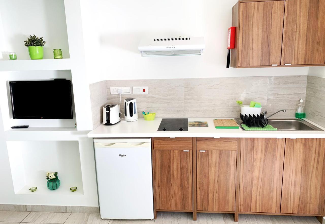 Rainbow Apartment *