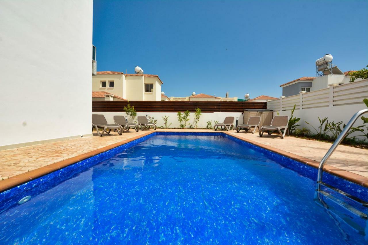 Villa Nissi Palms